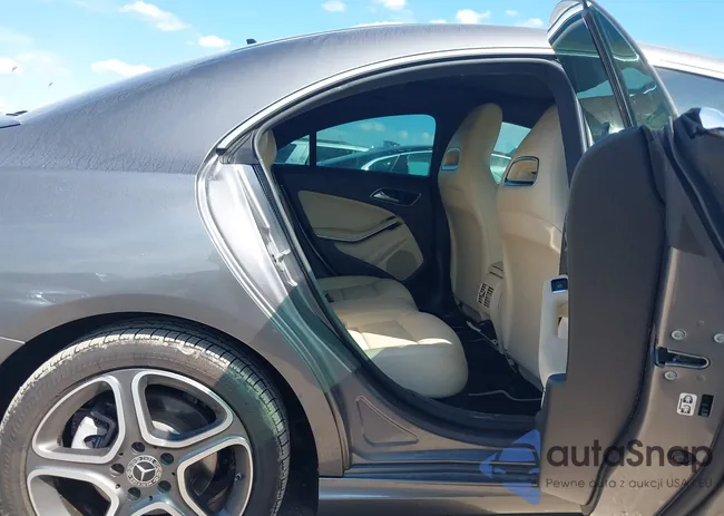 WDDSJ4EB6JN518969: 43285494