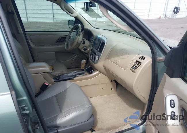 1FMYU04116KC03661: 43285548