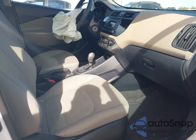 KNADM4A30G6639795: 43286932