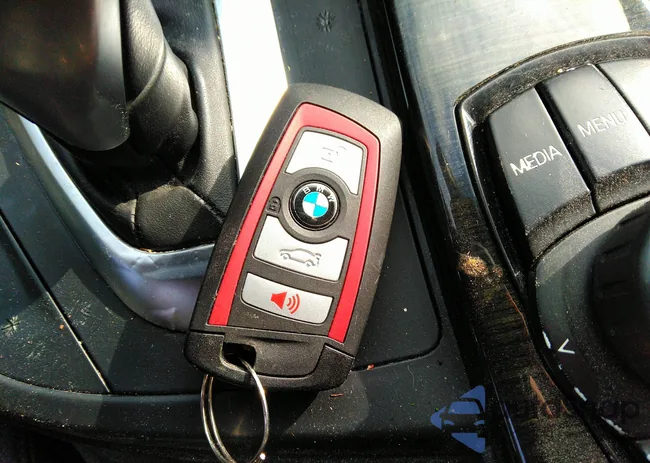 WBA8B9G56JNU96006: 43286541