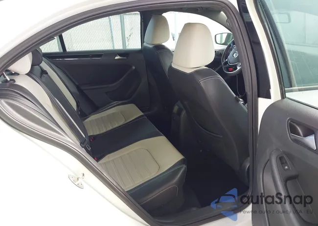 3VWD17AJ7FM427595: 43286580