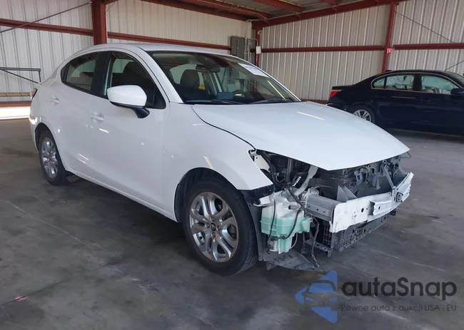 3MYDLBYV0JY329794: 43287880