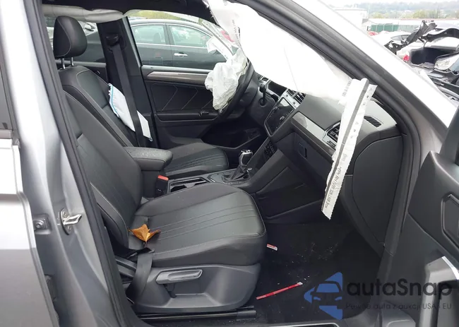 3VVCB7AXXNM099136: 43288296