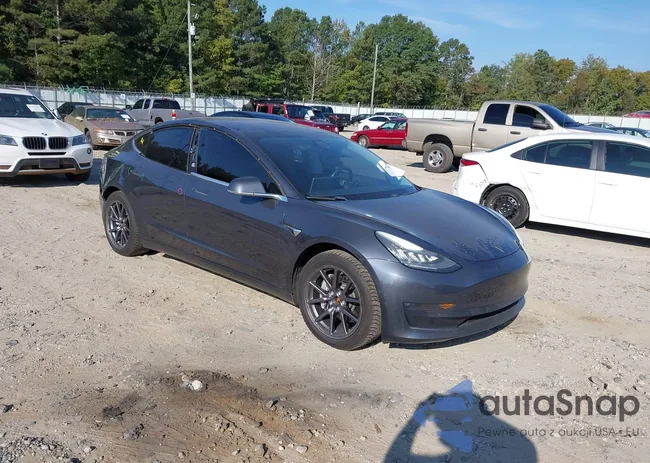 5YJ3E1EB3JF114494: 43287698