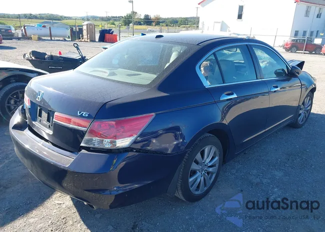 1HGCP3F85CA017688: 43288806