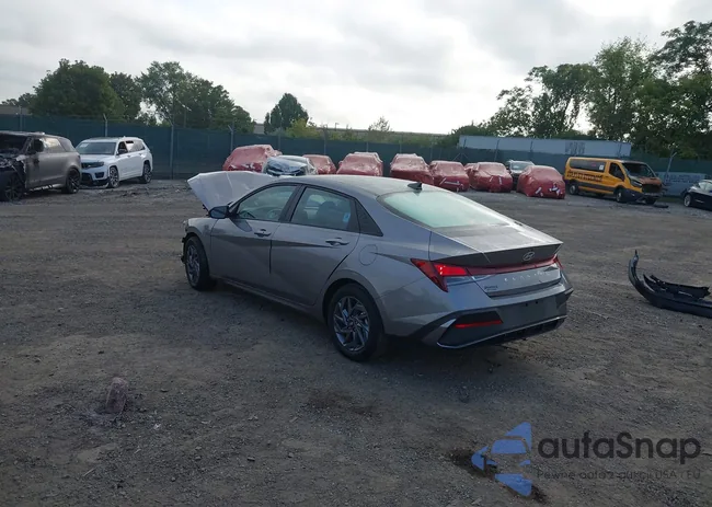 KMHLM4DG9RU813807: 43288709