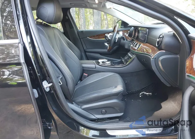 WDDZF4JB3JA459084: 43290840