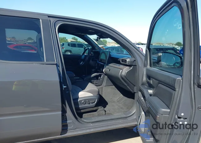 3TMLB5FN8RM005075: 43290415