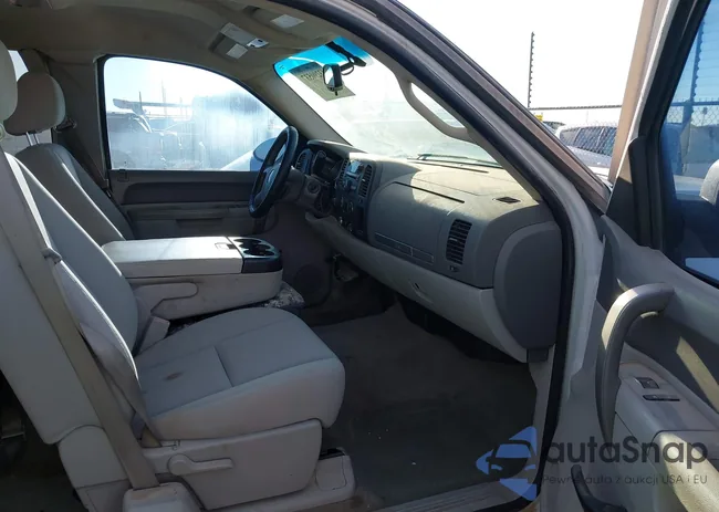 1GT5K0BG3AZ271299: 43290537