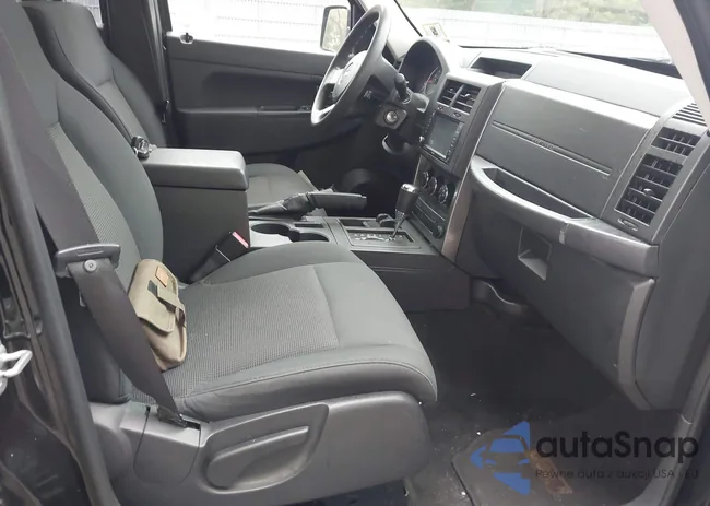 1J8GN28K29W547078: 43291718