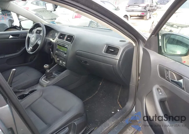 3VWBZ7AJ2BM326524: 43293897