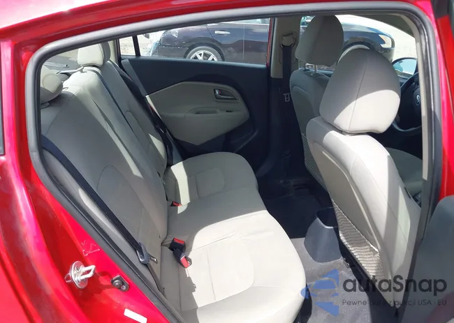 KNADM4A3XF6527052: 43294179