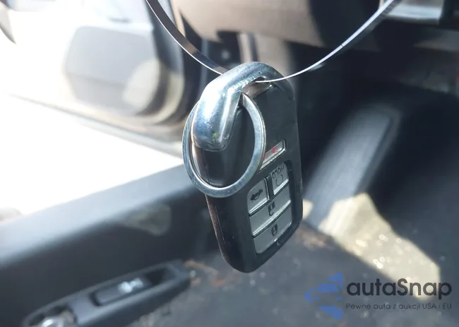 1HGCR2F71HA282580: 43295304