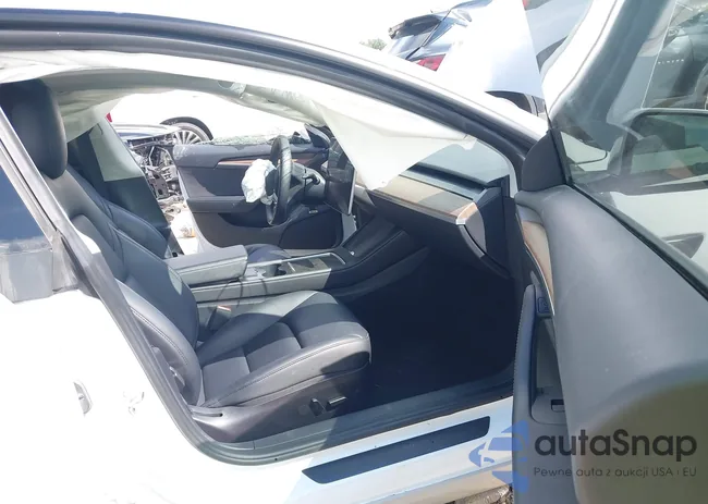 5YJ3E1EB7NF314185: 43296315