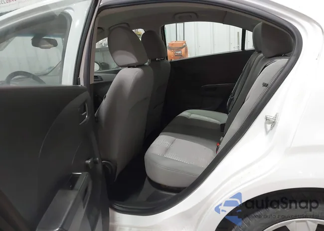 1G1JA5SH2G4118614: 43295400