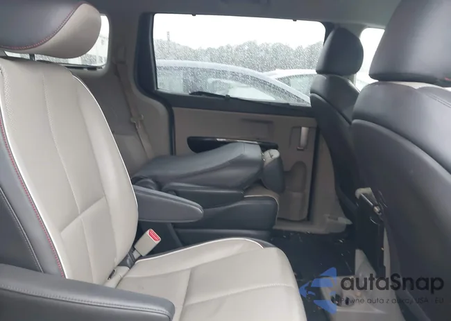 KNDMC5C11F6065200: 43296830