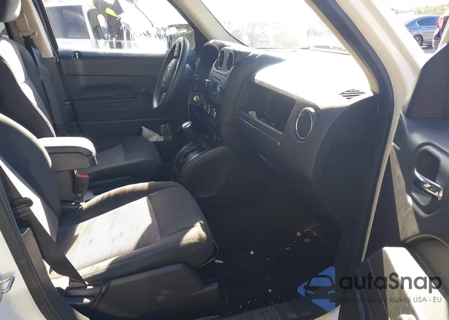 1C4NJPBA1GD547928: 43296956