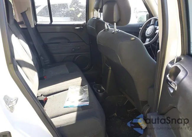 1C4NJPBA1GD547928: 43296956