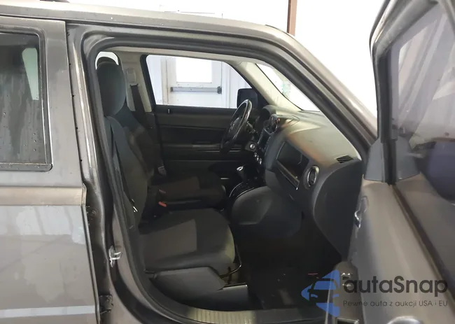 1C4NJRFB0GD597573: 43296389