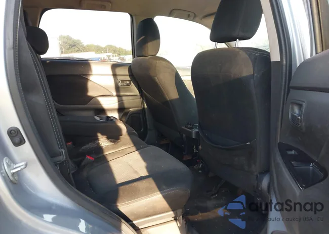 JA4AD3A37GZ050106: 43296604