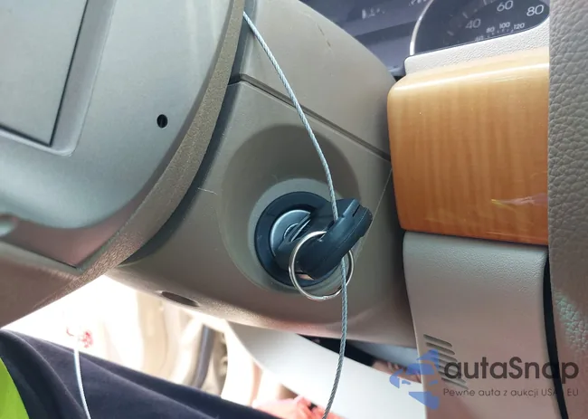 3LNHM26T78R649483: 43296642