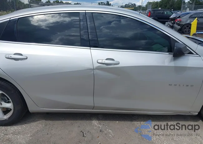 1G1ZB5ST4JF110353: 43296690