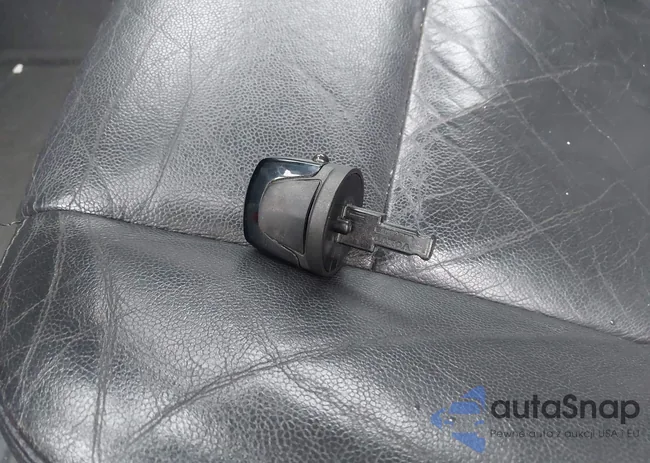 YV1MC67239J075098: 43297795