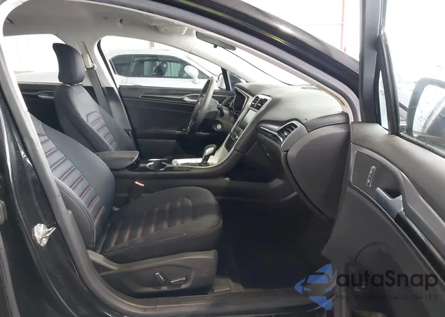 3FA6P0LU3FR257883: 43298189