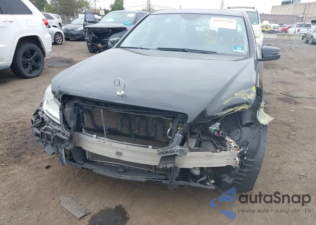 WDDGF8BB6CR228097: 43297755