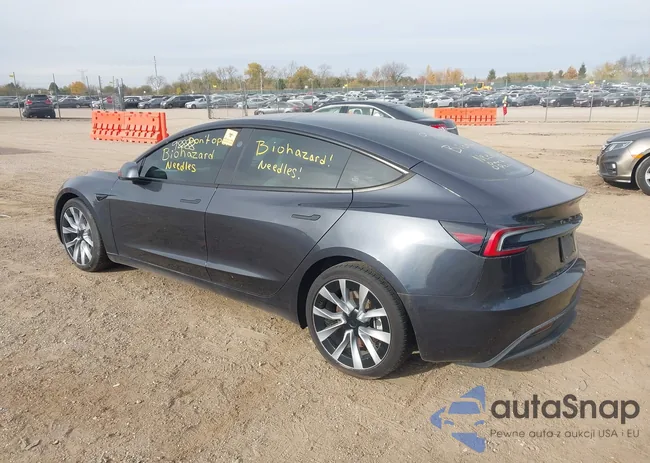 5YJ3E1EB4RF758808: 43298888