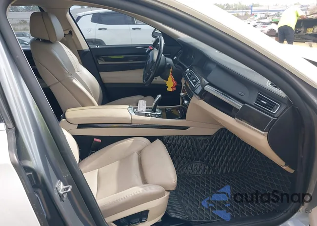 WBAKB8C59CC963195: 43299374