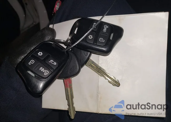 KNAFU4A22D5661752: 43298412