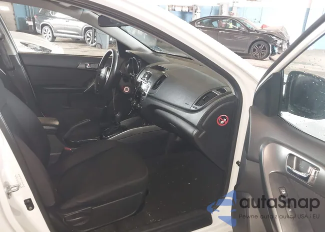 KNAFU4A22D5661752: 43298412