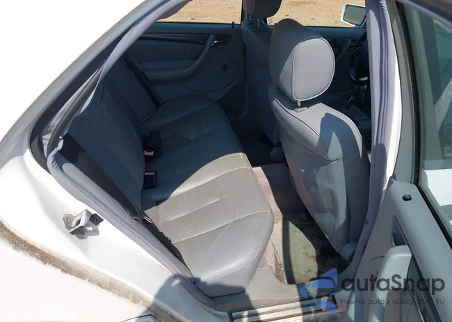 WDBHA24G3XA806260: 43300262