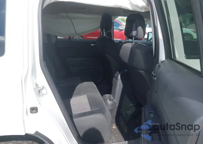 1C4NJRFB0DD114837: 43301231