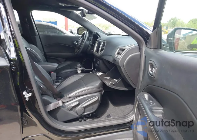 3C4NJDEB6MT570632: 43301291