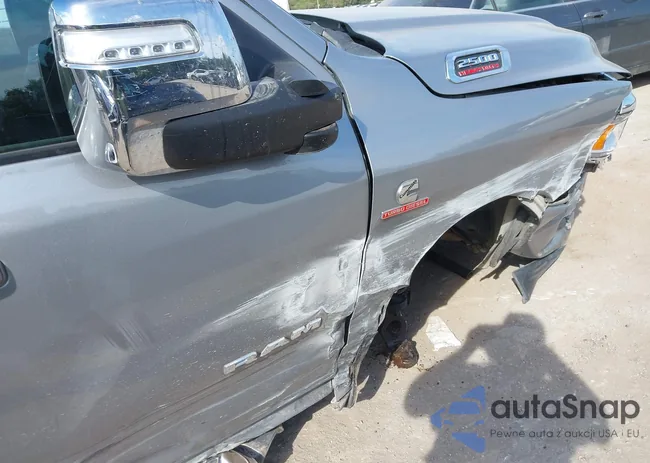 3C6UR5FL7RG195889: 43300662