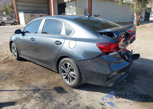 3KPF24AD2RE712043: 43302095