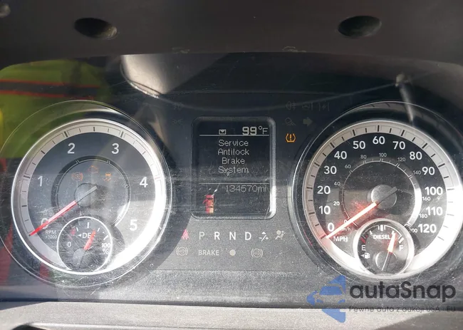 3C6UR5HL2JG313235: 43302245