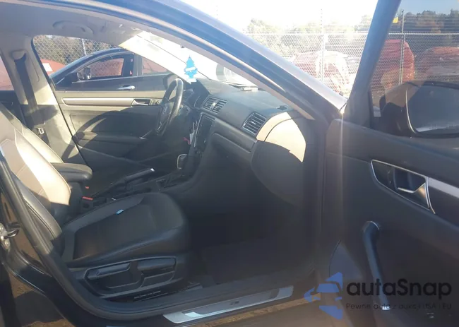 1VWDT7A35HC082650: 43302307