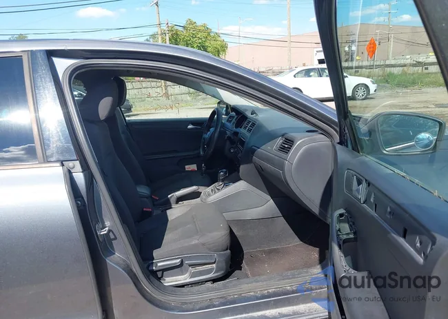 3VW2K7AJ3FM268305: 43301773