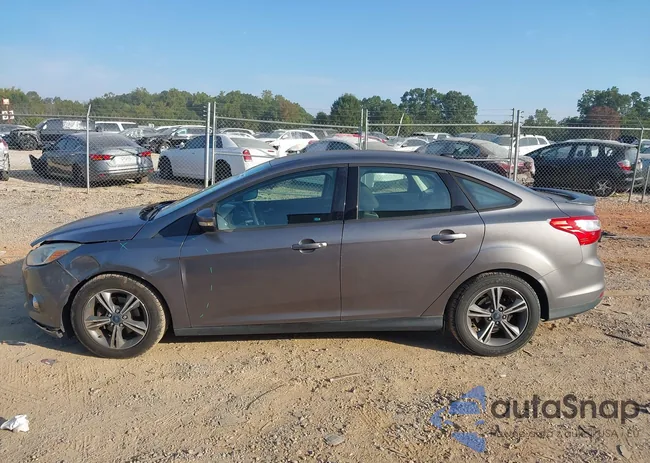 1FADP3F28EL172831: 43302791