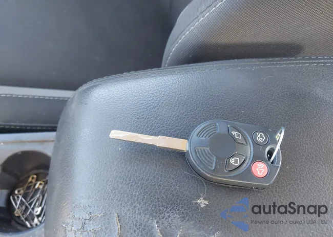 1FADP3F28EL172831: 43302791