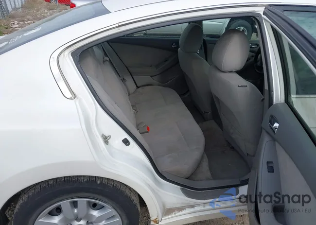 1N4AL2AP3CN498677: 43303300