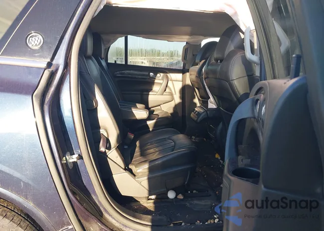 5GAKVBKD6FJ132240: 43303377