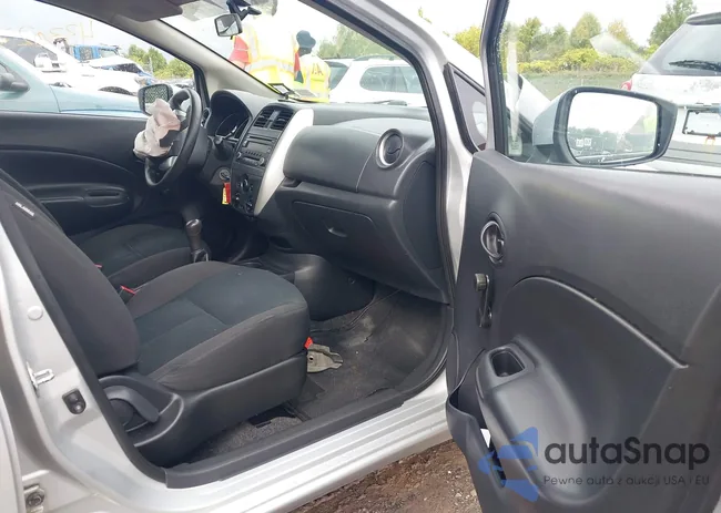 3N1CE2CP0FL427812: 43302385