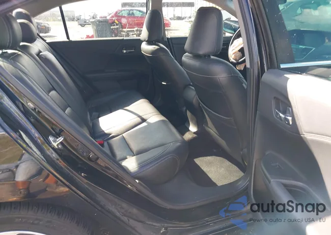 1HGCR2F52FA239233: 43302617