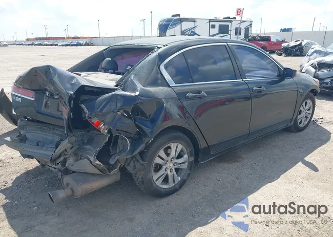 1HGCP2F61BA010244: 43303782