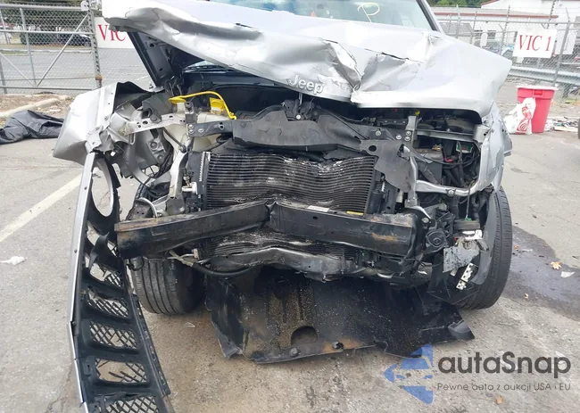 1C4NJRFB9GD746157: 43303791