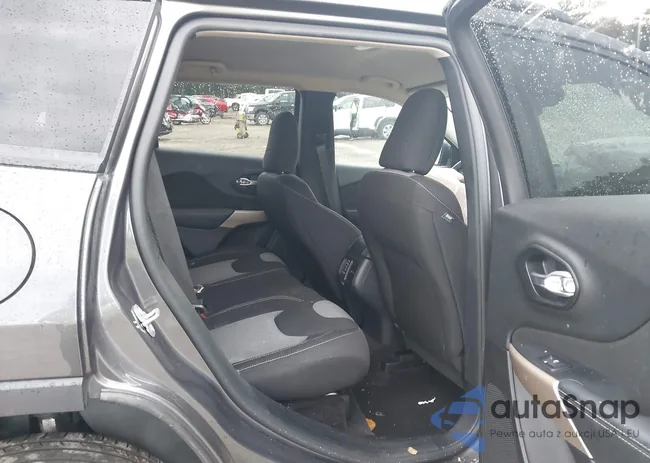 1C4PJLCB3JD542844: 43303486